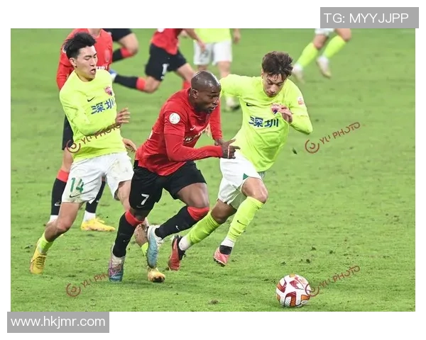 当红足球球星赛场内外爆笑恶作剧趣闻大盘点