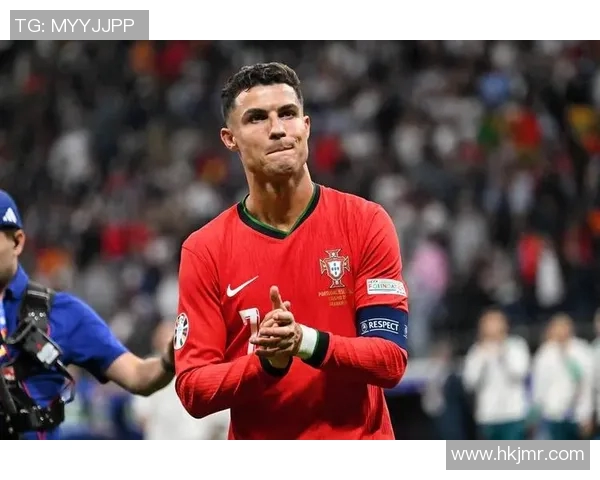 与C罗齐名的足球巨星梅西的传奇历程与球场成就解析 与C罗齐名的足球巨星梅西的传奇历程与球场成就解析