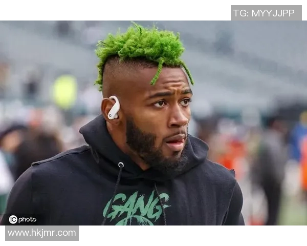 足球与NBA球星发型大对比：时尚与运动的完美融合